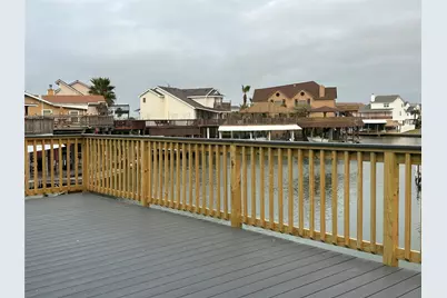 306 Isles End Road, Tiki Island, TX 77554 - Photo 3