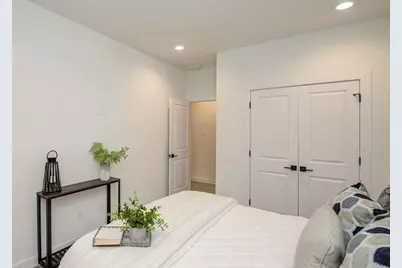 211 E 33rd Street, Houston, TX 77018 - Photo 19