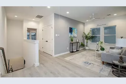 211 E 33rd Street, Houston, TX 77018 - Photo 9