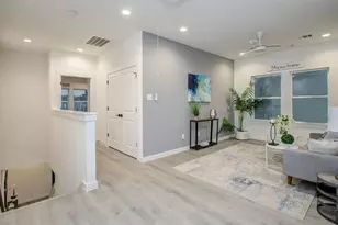 211 E 33rd St, Houston, TX 77018 - Photo 9