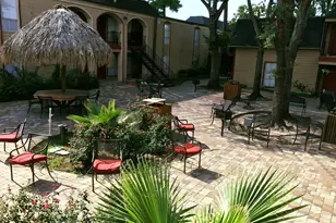 10110 Westview Dr, Houston, TX 77043 - Photo 11