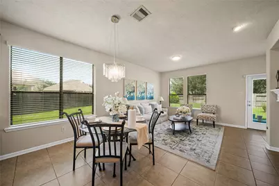 6715 Lathrop Court, Sugar Land, TX 77479 - Photo 5