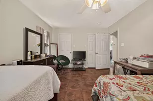 5943 Southlark St, Houston, TX 77033 - Photo 17