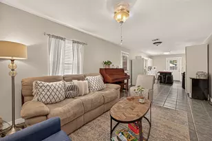 5943 Southlark St, Houston, TX 77033 - Photo 5