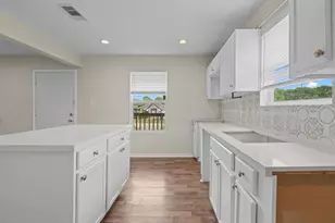 6403 O Brien St, Hitchcock, TX 77563 - Photo 13