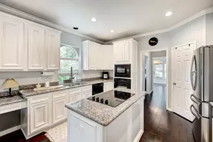 8707 Bexar Dr, Houston, TX 77064 - Photo 9