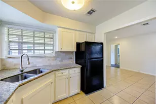9811 Shadydale Ln, Houston, TX 77016 - Photo 7