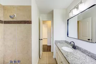 9811 Shadydale Ln, Houston, TX 77016 - Photo 19