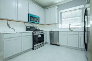 14310 Summer Garden Dr, Houston, TX 77083 - Photo 9