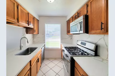 10102 Park Lane, La Porte, TX 77571 - Photo 5
