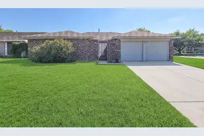 10102 Park Lane, La Porte, TX 77571 - Photo 1