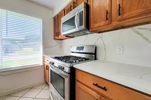10102 Park Ln, La Porte, TX 77571 - Photo 7