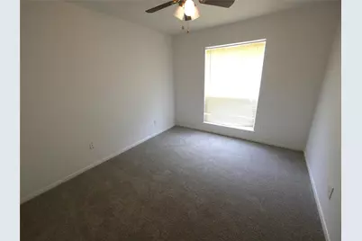 5018 Ash Court, Dickinson, TX 77539 - Photo 9