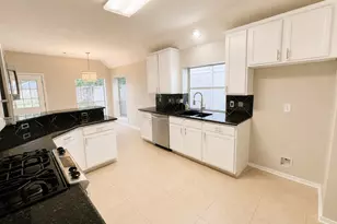 10326 N Laurel Branch Dr, Houston, TX 77064 - Photo 9