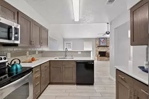 10206 Staghill Dr, Houston, TX 77064 - Photo 9