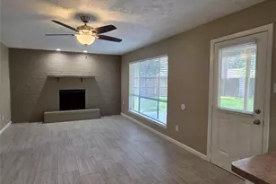4302 Sloangate Dr, Spring, TX 77373 - Photo 9