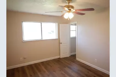 11503 Bay Cedar Drive, Houston, TX 77048 - Photo 9