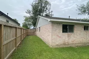 11503 Bay Cedar Dr, Houston, TX 77048 - Photo 11