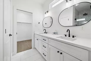 104 E 44th St, Houston, TX 77018 - Photo 13