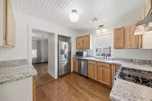 23 N Harris St, Bellville, TX 77418 - Photo 7