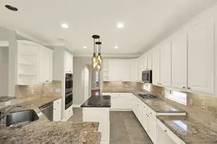 601 Forest Bend Ln, Friendswood, TX 77546 - Photo 5