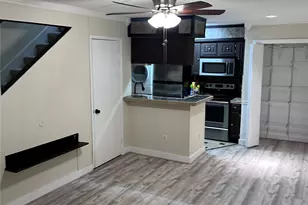 2110 Wilcrest Dr, Houston, TX 77042 - Photo 3