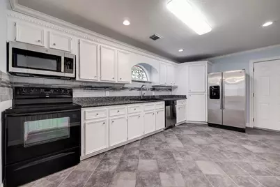 411 Lindale Street, Houston, TX 77022 - Photo 7