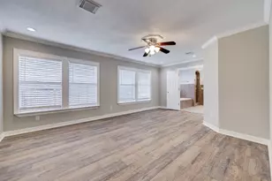 411 Lindale St, Houston, TX 77022 - Photo 9