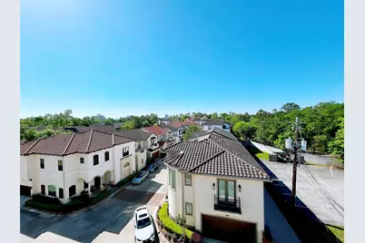 939 Queen Annes Road, Houston, TX 77024 - Photo 35