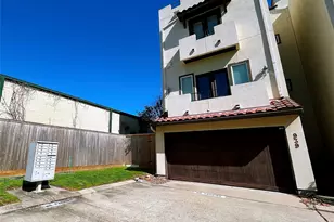 939 Queen Annes Rd, Houston, TX 77024 - Photo 3