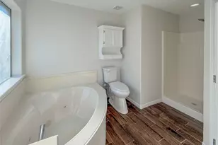 64 Tangerine Ct, Lake Jackson, TX 77566 - Photo 15