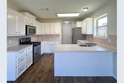 64 Tangerine Court, Lake Jackson, TX 77566 - Photo 9