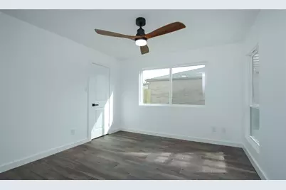 8518 Furlong Lane, Houston, TX 77071 - Photo 27