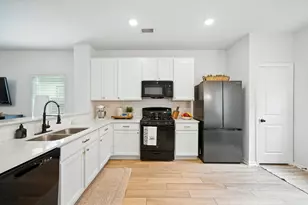 14381 High Hl Dr, Conroe, TX 77303 - Photo 3