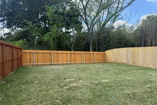 11893 E Gate Dr, Willis, TX 77318 - Photo 13