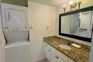 2744 Briarhurst Dr, Houston, TX 77057 - Photo 11