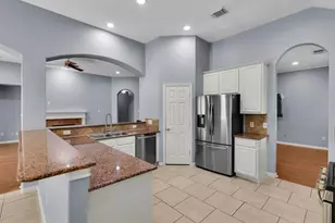 7 Caelin Ct, The Woodlands, TX 77382 - Photo 13