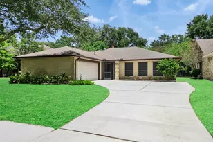 2819 Poplar Creek Ln, Pearland, TX 77584 - Photo 1