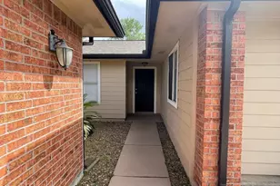 2126 Collingsfield Dr, Sugar Land, TX 77478 - Photo 3