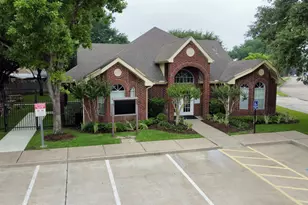 2126 Collingsfield Dr, Sugar Land, TX 77478 - Photo 23