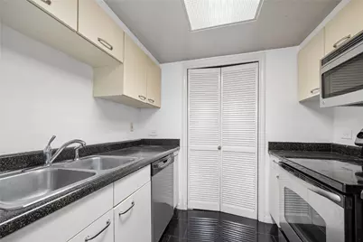 3525 Sage Road #713, Houston, TX 77056 - Photo 15