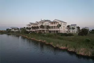 1510 Beachtown Dr, Galveston, TX 77550 - Photo 3
