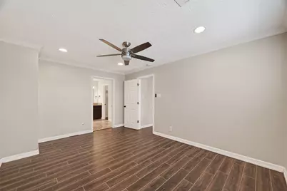 2010 Spillers Lane, Houston, TX 77043 - Photo 7