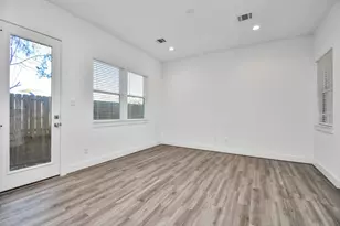 9012 Laverne Laurel Ln, Houston, TX 77080 - Photo 9