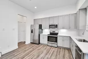 9012 Laverne Laurel Ln, Houston, TX 77080 - Photo 11