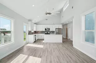 2115 Seahorse Ln, Port Bolivar, TX 77650 - Photo 5