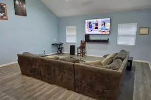 928 Co Rd 316, Louise, TX 77455 - Photo 5