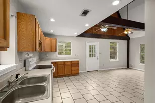 17868 Dogwood Dr, Conroe, TX 77303 - Photo 15