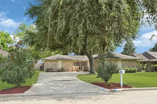 7323 Log View Dr, Houston, TX 77040 - Photo 1