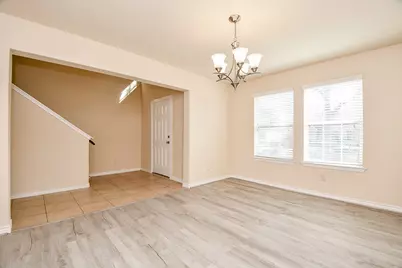 10439 Lauren Creek Drive, Baytown, TX 77523 - Photo 9